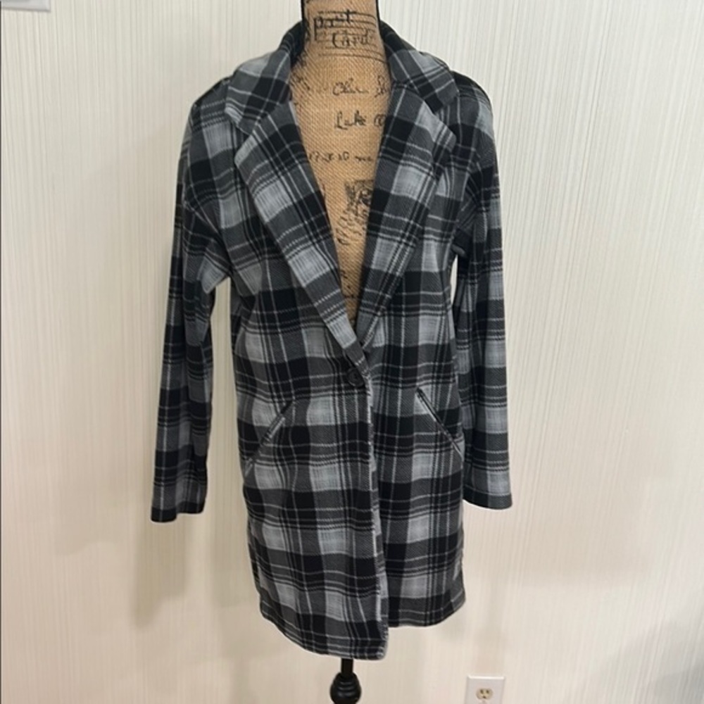 a.n.a Black and Gray Plaid Coat